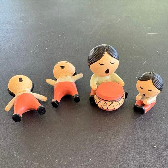 Set of 4 Navajo Pottery Storytelling Figurines - Picture 1 of 4